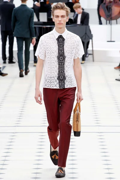 Look 43